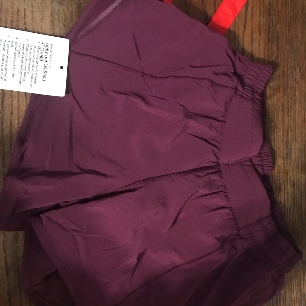 Hotty hot LR Short 4’’ *lined size 4